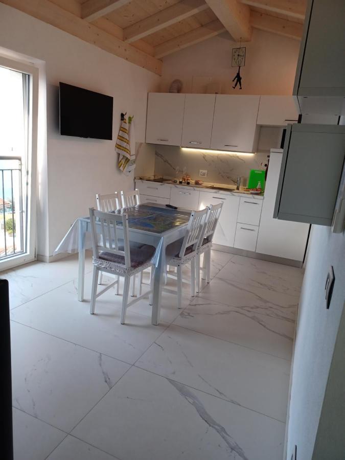 Monnalisa House Apartment Malcesine Bagian luar foto