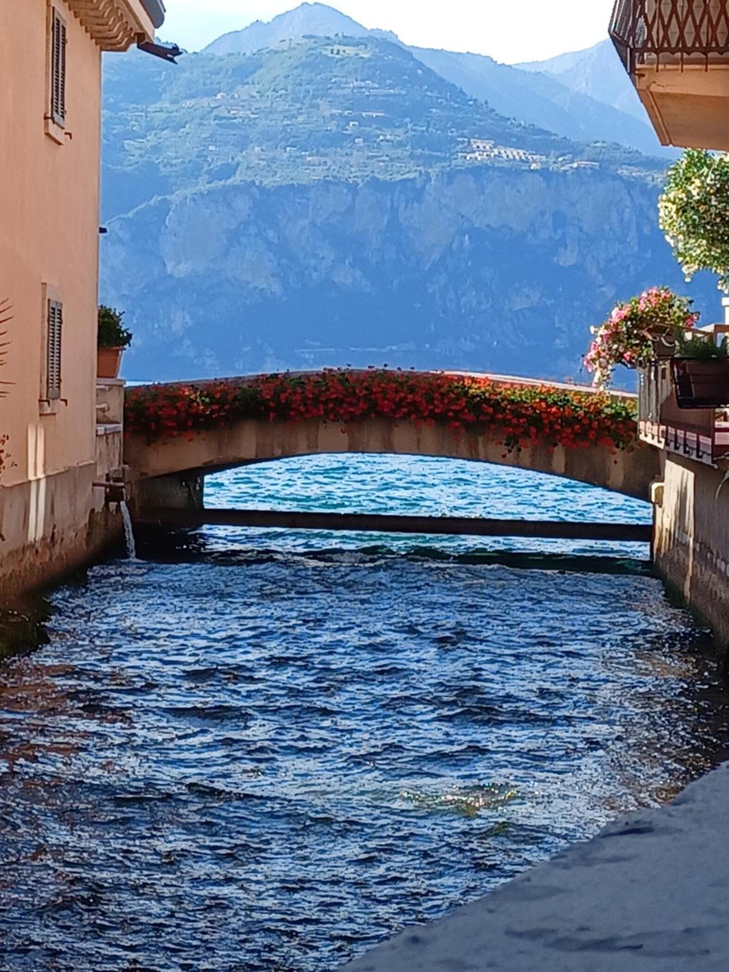 Monnalisa House Apartment Malcesine Bagian luar foto